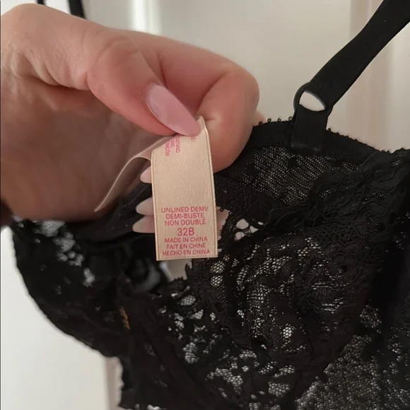 VS Bra Bundle - Picture 4 of 12